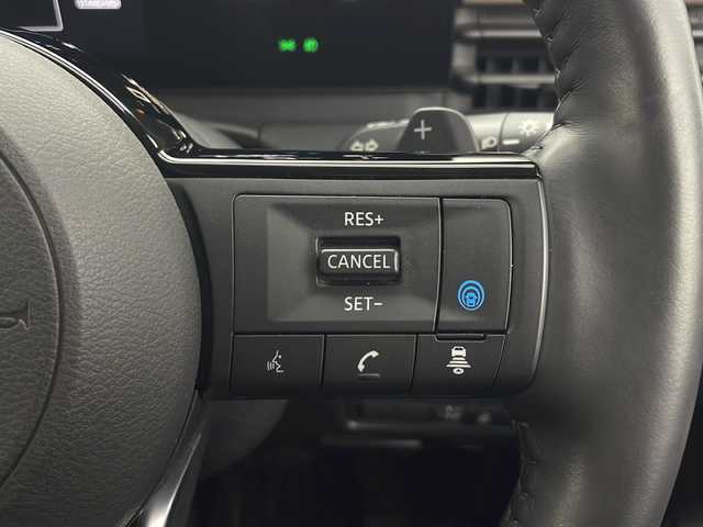 日産 セレナ ハイウェイスター V 秋田県 2023(令5)年 4.8万km ダイヤモンドブラック ４WD/Bluetooth/AM/FM/ビルトインETC/前席シートヒーター/後席シートヒーター/ステアリングヒーター/パドルシフト/両側パワースライドドア/純正AW/前後コーナーセンサー/アイドリングストップ/クルーズコントロール/オートマチックハイビーム/カーテンエアバック/サンシェード/HDMI入力端子/USB入力端子/スマートキー/スペアキー