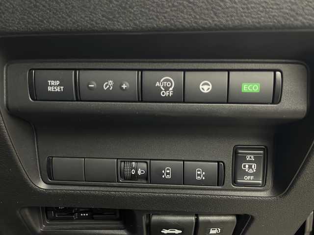 日産 セレナ ハイウェイスター V 秋田県 2023(令5)年 4.8万km ダイヤモンドブラック ４WD/Bluetooth/AM/FM/ビルトインETC/前席シートヒーター/後席シートヒーター/ステアリングヒーター/パドルシフト/両側パワースライドドア/純正AW/前後コーナーセンサー/アイドリングストップ/クルーズコントロール/オートマチックハイビーム/カーテンエアバック/サンシェード/HDMI入力端子/USB入力端子/スマートキー/スペアキー