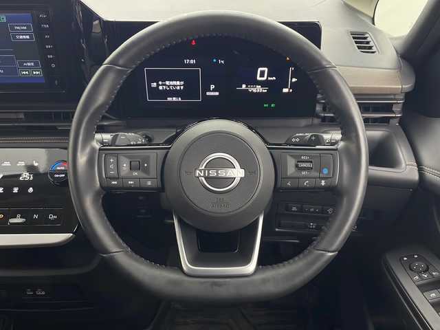 日産 セレナ ハイウェイスター V 秋田県 2023(令5)年 4.8万km ダイヤモンドブラック ４WD/Bluetooth/AM/FM/ビルトインETC/前席シートヒーター/後席シートヒーター/ステアリングヒーター/パドルシフト/両側パワースライドドア/純正AW/前後コーナーセンサー/アイドリングストップ/クルーズコントロール/オートマチックハイビーム/カーテンエアバック/サンシェード/HDMI入力端子/USB入力端子/スマートキー/スペアキー