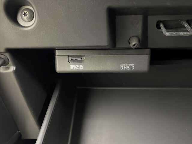 日産 セレナ ハイウェイスター V 秋田県 2023(令5)年 4.8万km ダイヤモンドブラック ４WD/Bluetooth/AM/FM/ビルトインETC/前席シートヒーター/後席シートヒーター/ステアリングヒーター/パドルシフト/両側パワースライドドア/純正AW/前後コーナーセンサー/アイドリングストップ/クルーズコントロール/オートマチックハイビーム/カーテンエアバック/サンシェード/HDMI入力端子/USB入力端子/スマートキー/スペアキー