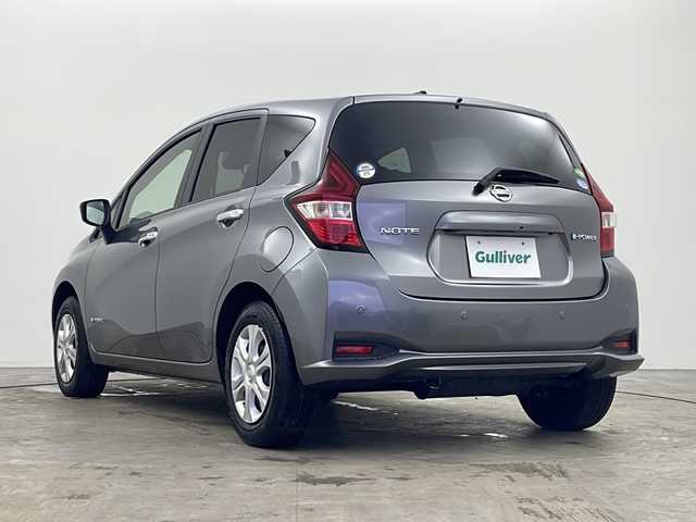 日産 ノート e－パワー X FOUR 秋田県 2020(令2)年 6.1万km ダークメタルグレー 4WD/KENWOODオーディオ　/CD/AM/AUX/衝突被害軽減ブレーキ　/レーンキープアシスト　/横滑り防止装置　/車両接近通報装置　/前後クリアランスソナー　/ETC　/スペアキー　/プッシュスタート　/フロアマット　/純正アルミホイールキャップ/ハロゲンライト/オートライト/電動格納ミラー