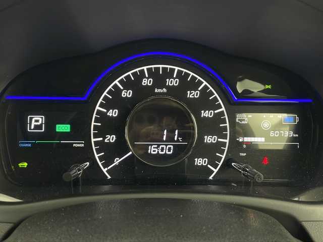 日産 ノート e－パワー X FOUR 秋田県 2020(令2)年 6.1万km ダークメタルグレー 4WD/KENWOODオーディオ　/CD/AM/AUX/衝突被害軽減ブレーキ　/レーンキープアシスト　/横滑り防止装置　/車両接近通報装置　/前後クリアランスソナー　/ETC　/スペアキー　/プッシュスタート　/フロアマット　/純正アルミホイールキャップ/ハロゲンライト/オートライト/電動格納ミラー