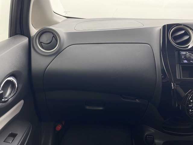 日産 ノート e－パワー X FOUR 秋田県 2020(令2)年 6.1万km ダークメタルグレー 4WD/KENWOODオーディオ　/CD/AM/AUX/衝突被害軽減ブレーキ　/レーンキープアシスト　/横滑り防止装置　/車両接近通報装置　/前後クリアランスソナー　/ETC　/スペアキー　/プッシュスタート　/フロアマット　/純正アルミホイールキャップ/ハロゲンライト/オートライト/電動格納ミラー