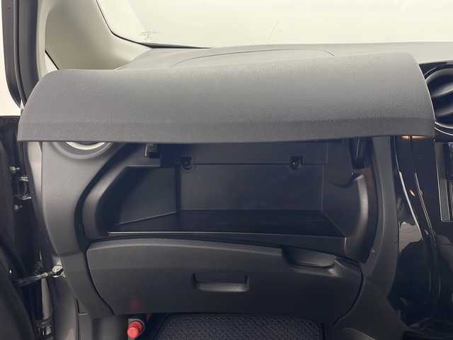 日産 ノート e－パワー X FOUR 秋田県 2020(令2)年 6.1万km ダークメタルグレー 4WD/KENWOODオーディオ　/CD/AM/AUX/衝突被害軽減ブレーキ　/レーンキープアシスト　/横滑り防止装置　/車両接近通報装置　/前後クリアランスソナー　/ETC　/スペアキー　/プッシュスタート　/フロアマット　/純正アルミホイールキャップ/ハロゲンライト/オートライト/電動格納ミラー