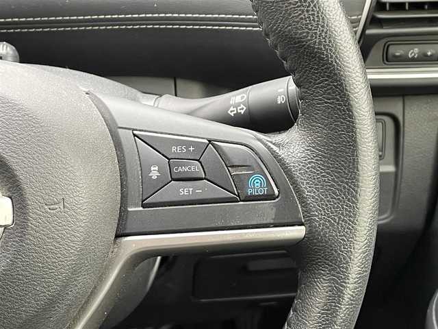 日産 セレナ ハイウェイスターVセレクションⅡ 群馬県 2019(平31)年 7.3万km ブリリアントホワイトパール 2トーン ワンオーナー/プロパイロット/インテリジェントパーキングアシスト/純正9型ナビ/純正フリップダウンモニター/フルセグTV/Bluetooth/CD/DVD/Blu-ray/純正ドライブレコーダー/アラウンドビューモニター/ビルトインETC/両側パワースライドドア/ハンズフリースライドドア/レーダークルーズコントロール/LEDヘッドライト/オートライト/ステアリングスイッチ/横滑り防止装置/前後コーナーセンサー/衝突軽減ブレーキ/レーンキープアシスト/W/サイド/カーテンエアバック/保証書/取扱説明書