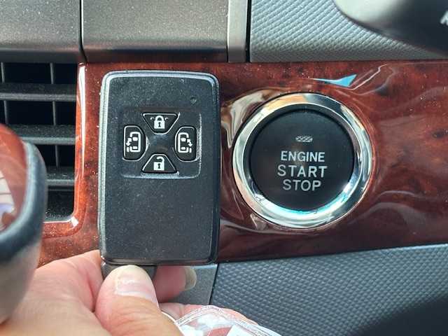 トヨタ エスティマ アエラス Gエディション 宮城県 2010(平22)年 9万km ホワイトパールクリスタルシャイン 登録時走行距離89763km/SDナビ/後席モニター/フルセグ/CD/DVD/オートライト/プッシュスタート/スマートキー/モデリスタエアロ/純正アルミホイール/純正フロアマット/両側パワースライド/バックカメラ