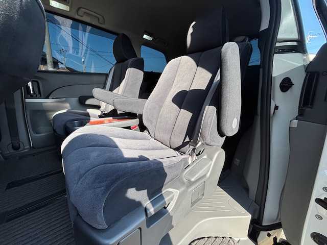 トヨタ エスティマ アエラス Gエディション 宮城県 2010(平22)年 9万km ホワイトパールクリスタルシャイン 登録時走行距離89763km/SDナビ/後席モニター/フルセグ/CD/DVD/オートライト/プッシュスタート/スマートキー/モデリスタエアロ/純正アルミホイール/純正フロアマット/両側パワースライド/バックカメラ