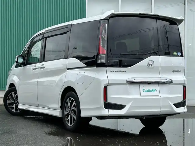 ホンダ ステップワゴン スパーダ ホンダセンシング 福岡県 2019(令1)年 6万km プラチナホワイトパール 純正ナビ/後席モニター/バックカメラ/CD/DVD/Bluetooth/ワンセグTV/衝突被害軽減システム/前後ドライブレコーダー/クルーズコントロール/ETC/両側パワースライドドア/横滑り防止装置/レーンキープアシスト/LEDオートライト/コーナーセンサー/純正16インチアルミホイール/純正フロアマット/プッシュスタート/アイドリングストップ/スマートキー