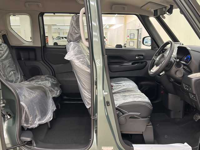 三菱 デリカミニ T プレミアム 道央・札幌 2025(令7)年 0.1万km未満 緑Ｍ /4WD//純正ディスプレイオーディオ/（VTR/HDMI/Android Auto/Apple carplay)//三菱e-Assist/・衝突被害軽減システム/・踏み間違い衝突防止アシスト/・車線逸脱警報システム/・オートマチックハイビーム/・ふらつき警報/・前方衝突予測警報/・標識認識システム/・先行車発進通知/・ヒルディセントコントロール//革巻きステアリング//ステアリングスイッチ//パドルシフト//ハンドルヒーター//両側パワースライドドア//運転席・助手席シートヒーター//ウインカーミラー//デジタルミラー//後席プラズマクラスター付サーキュレーター
