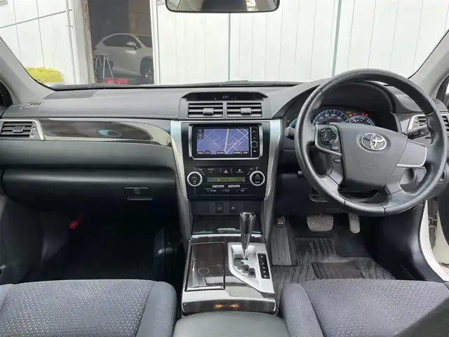 トヨタ カムリ ハイブリット Gパッケージ 山梨県 2012(平24)年 19万km ホワイトパールクリスタルシャイン ワンオーナー/純正SDナビ(NHZD-W63G)/Bluetooth接続/フルセグTV/ETC/運転席パワーシート/クルーズコントロール/ステアリングスイッチ/社外17インチアルミホイール/スペアキー１本/フォグランプ/取扱説明書/保証書