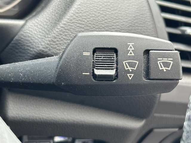 ＢＭＷ １１６ｉ 兵庫県 2010(平22)年 4.7万km 白 社外ナビ/(CD/DVD/BT)/フルセグTV/ETC/HIDヘッドライト/電動格納ミラー/スマートキー/スペアキー