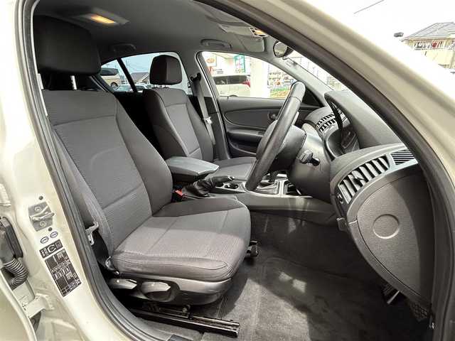 ＢＭＷ １１６ｉ 兵庫県 2010(平22)年 4.7万km 白 社外ナビ/(CD/DVD/BT)/フルセグTV/ETC/HIDヘッドライト/電動格納ミラー/スマートキー/スペアキー