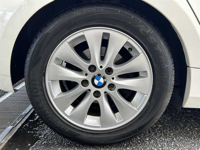 ＢＭＷ １１６ｉ 兵庫県 2010(平22)年 4.7万km 白 社外ナビ/(CD/DVD/BT)/フルセグTV/ETC/HIDヘッドライト/電動格納ミラー/スマートキー/スペアキー