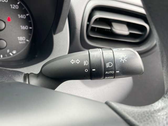 トヨタ ヤリス ハイブリッド X 岩手県 2020(令2)年 9.5万km アイスピンクメタリック 純正9インチメモリーナビ/AM/FM/Bluetooth/バックカメラ/ビルトインETC2.0/ドライブレコーダー/レーダークルーズコントロール/トヨタセーフティセンス/フロントガラス熱線/ドアミラーヒーター/オートライト/オートハイビーム/LEDヘッドライト/フォグランプ/スマートキー/プッシュスタート/電動格納ミラー/社外15インチAW/純正フロアマット/純正ドアバイザー/保証書/取扱説明書