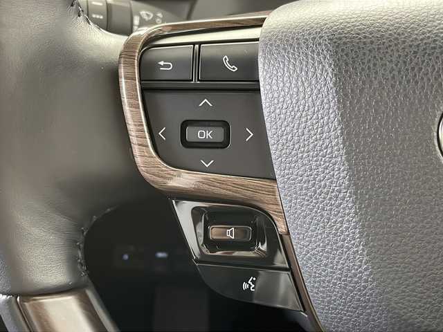 トヨタ アルファード Z 新潟県 2024(令6)年 1.2万km プラチナホワイトパールマイカ 純正メーカーオプションナビ/パノラマビューモニター/純正フリップダウンモニター/両側パワースライドドア/エンジンスターター/デジタルインナーミラー/バックフォグ/4WD/HDMI/黒革シート/ダブルガラスルーフ/前後コーナーセンサー/LEDヘッドライト/前後ドライブレコーダー(TZ-DR210)/フルセグTV/Bluetooth/純正ビルトインETC2.0/レーダークルーズコントロール/純正フロアマット/純正ドアバイザー/メモリーパワーシート