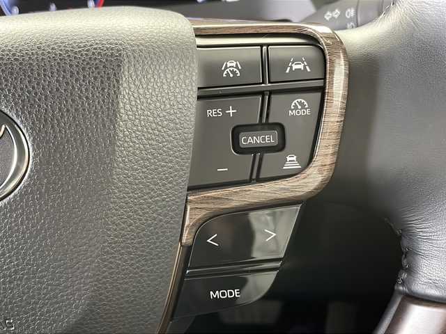 トヨタ アルファード Z 新潟県 2024(令6)年 1.2万km プラチナホワイトパールマイカ 純正メーカーオプションナビ/パノラマビューモニター/純正フリップダウンモニター/両側パワースライドドア/エンジンスターター/デジタルインナーミラー/バックフォグ/4WD/HDMI/黒革シート/ダブルガラスルーフ/前後コーナーセンサー/LEDヘッドライト/前後ドライブレコーダー(TZ-DR210)/フルセグTV/Bluetooth/純正ビルトインETC2.0/レーダークルーズコントロール/純正フロアマット/純正ドアバイザー/メモリーパワーシート