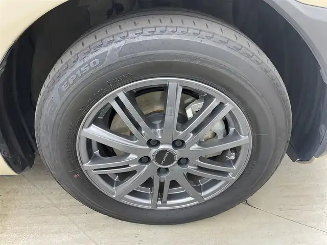 トヨタ シエンタ ハイブリッド Z 岡山県 2023(令5)年 2.7万km ベージュ 純正8インチデイスプレイオーディオ/（AMFM/BT/フルセグTV/CarPlay）/バックカメラ/ステアリングスイッチ/ビルトインETC2.0/両側パワースライドドア/100V電源/ステアリングスイッチ/スマートキー/LEDライト/オートライト/オートハイビーム/コーナーセンサー/トヨタセーフティセンス/新車保証書/スペアキー×1