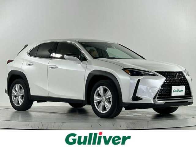 レクサス ＵＸ 200 佐賀県 2023(令5)年 0.8万km ソニッククォーツ 純正12.3インチナビ/AM/FM/USB/Bluetooth/フルセグTV/レクサスセーフティシステム/レーダークルーズコントロール/レーンキープアシスト/バックカメラ/ビルトインETC2.0/前後コーナーセンサー/前後ドライブレコーダー/MTモード付/純正フロアマット/LEDヘッドライト/ドアミラーヒーター/スマートキー/純正17インチアルミホイール