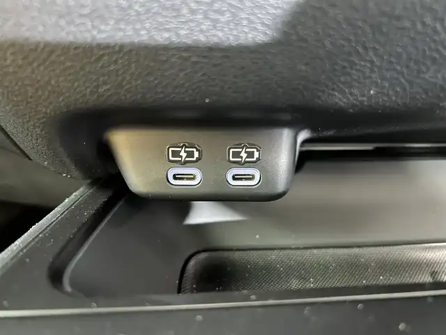 レクサス ＵＸ 200 佐賀県 2023(令5)年 0.8万km ソニッククォーツ 純正12.3インチナビ/AM/FM/USB/Bluetooth/フルセグTV/レクサスセーフティシステム/レーダークルーズコントロール/レーンキープアシスト/バックカメラ/ビルトインETC2.0/前後コーナーセンサー/前後ドライブレコーダー/MTモード付/純正フロアマット/LEDヘッドライト/ドアミラーヒーター/スマートキー/純正17インチアルミホイール