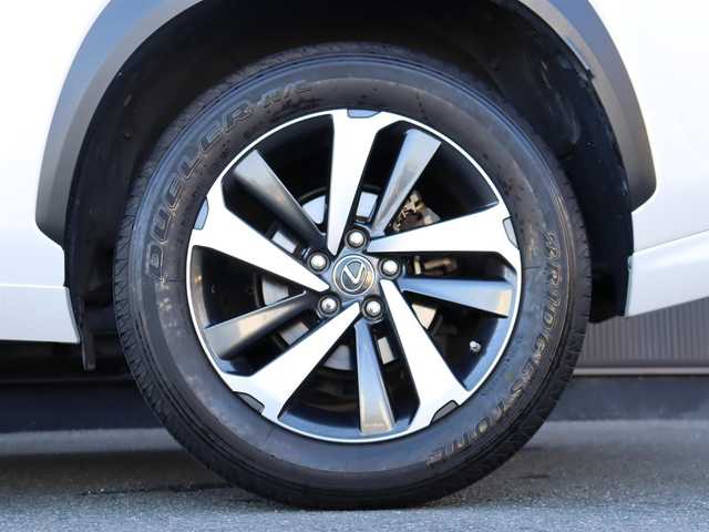 レクサス ＮＸ 300h バージョンL 静岡県 2019(平31)年 4.5万km ソニッククォーツ 赤革/純正ナビ/フルセグTV/サンルーフ/360°カメラ/HUD/ACC/BSM/LKA/衝突軽減ブレーキ/全席シートヒーター/前席ベンチレーション/パドルシフト
