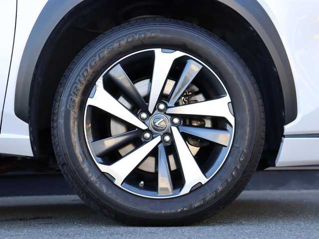 レクサス ＮＸ 300h バージョンL 静岡県 2019(平31)年 4.5万km ソニッククォーツ 赤革/純正ナビ/フルセグTV/サンルーフ/360°カメラ/HUD/ACC/BSM/LKA/衝突軽減ブレーキ/全席シートヒーター/前席ベンチレーション/パドルシフト