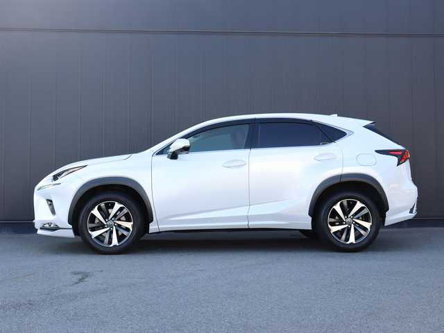 レクサス ＮＸ 300h バージョンL 静岡県 2019(平31)年 4.5万km ソニッククォーツ 赤革/純正ナビ/フルセグTV/サンルーフ/360°カメラ/HUD/ACC/BSM/LKA/衝突軽減ブレーキ/全席シートヒーター/前席ベンチレーション/パドルシフト