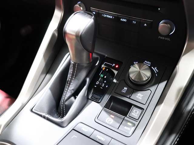 レクサス ＮＸ 300h バージョンL 静岡県 2019(平31)年 4.5万km ソニッククォーツ 赤革/純正ナビ/フルセグTV/サンルーフ/360°カメラ/HUD/ACC/BSM/LKA/衝突軽減ブレーキ/全席シートヒーター/前席ベンチレーション/パドルシフト