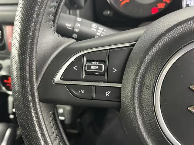 スズキ ジムニー シエラ JC 埼玉県 2024(令6)年 1.3万km ミディアムグレー ４WD/デュアルセンサーブレーキサポート/レーダークルーズコントロール/レーンキープアシスト/横滑り防止装置/盗難防止装置/ダウンヒルアシストコントロール/コーナーセンサー/衝突軽減システム/オートライト/LEDヘッドライト/純正15インチアルミホイール/ETC/プッシュスタート/スマートキー