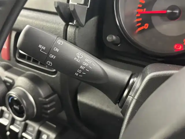 スズキ ジムニー シエラ JC 埼玉県 2024(令6)年 1.3万km ミディアムグレー ４WD/デュアルセンサーブレーキサポート/レーダークルーズコントロール/レーンキープアシスト/横滑り防止装置/盗難防止装置/ダウンヒルアシストコントロール/コーナーセンサー/衝突軽減システム/オートライト/LEDヘッドライト/純正15インチアルミホイール/ETC/プッシュスタート/スマートキー