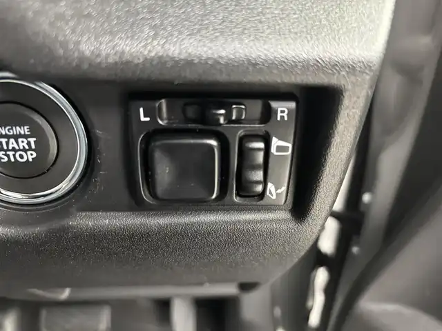 スズキ ジムニー シエラ JC 埼玉県 2024(令6)年 1.3万km ミディアムグレー ４WD/デュアルセンサーブレーキサポート/レーダークルーズコントロール/レーンキープアシスト/横滑り防止装置/盗難防止装置/ダウンヒルアシストコントロール/コーナーセンサー/衝突軽減システム/オートライト/LEDヘッドライト/純正15インチアルミホイール/ETC/プッシュスタート/スマートキー