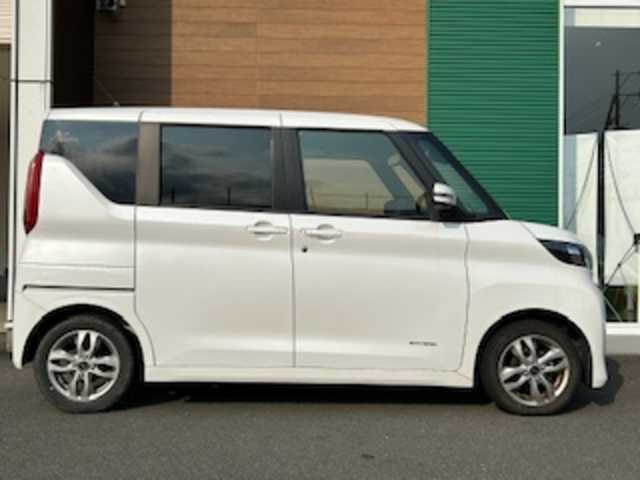 日産 ルークス X 静岡県 2022(令4)年 3.2万km ホワイトパール ハンズフリーオートスライドドア/コーナーセンサー/ビルトインETC/プッシュスタート/横滑り防止装置/アイドリングストップ/ステアリングスイッチ/オートライト/ヘッドライトレベライザー