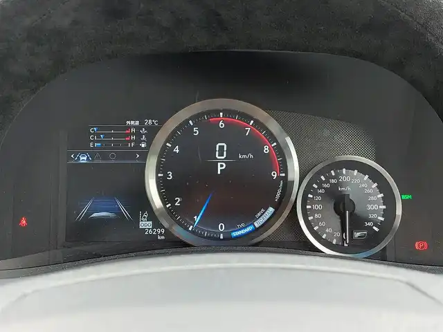 レクサス ＧＳ Ｆ 東京都 2016(平28)年 2.7万km ホワイトノーヴァガラスフレーク ムーンルーフ/ヘッドアップディスプレイ/セミアニリン本革シート/3眼LEDヘッドライト/純正ナビ/バックカメラ/ビルトインETC2.0/ドライブレコーダー/パワーバックドア/パドルシフト/シートヒーター/ベンチレーションシート/純正19インチAW/Lexus Safety System ＋/・プリクラッシュセーフティ/・レーンキーピングアシスト/・アダプティブハイビームシステム/・レーダークルーズコントロール/・コーナーセンサー