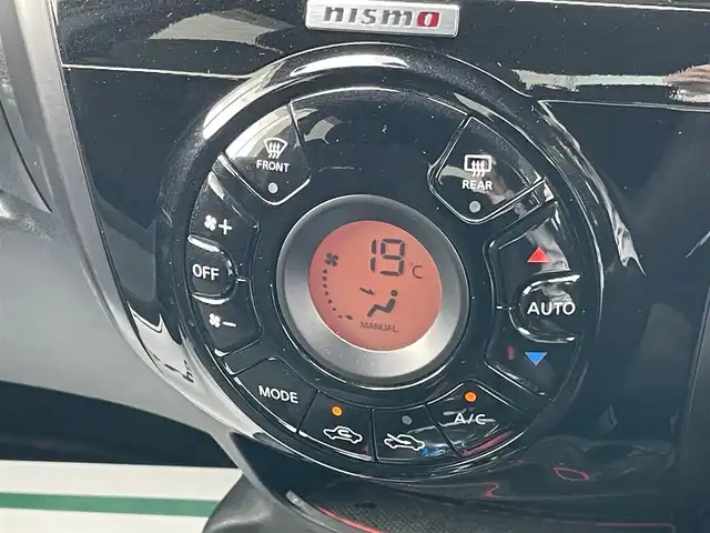 日産 ノート e－パワー ニスモ 岩手県 2017(平29)年 6.1万km スーパーブラック ワンオーナー/純正ナビ/AM/FM/CD/Bluetooth/フルセグTV/純正オーディオ/バックカメラ/アラウンドビューモニター/デジタルインナーミラー/ETC/衝突被害軽減ブレーキ/レーンキープアシスト/横滑り防止装置/オートライト/LED/HIDヘッドライト/フォグランプ/スマートキー/プッシュスタート/電動格納ミラー/純正15インチAW/純正フロアマット/純正ドアバイザー/保証書/取扱説明書