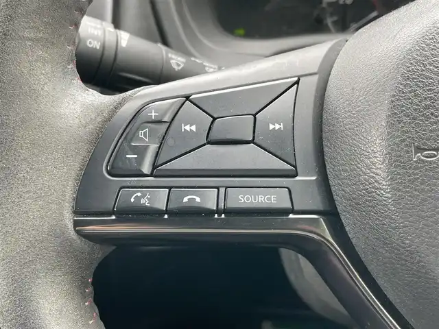 日産 ノート e－パワー ニスモ 岩手県 2017(平29)年 6.1万km スーパーブラック ワンオーナー/純正ナビ/AM/FM/CD/Bluetooth/フルセグTV/純正オーディオ/バックカメラ/アラウンドビューモニター/デジタルインナーミラー/ETC/衝突被害軽減ブレーキ/レーンキープアシスト/横滑り防止装置/オートライト/LED/HIDヘッドライト/フォグランプ/スマートキー/プッシュスタート/電動格納ミラー/純正15インチAW/純正フロアマット/純正ドアバイザー/保証書/取扱説明書