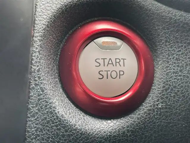 日産 ノート e－パワー ニスモ 岩手県 2017(平29)年 6.1万km スーパーブラック ワンオーナー/純正ナビ/AM/FM/CD/Bluetooth/フルセグTV/純正オーディオ/バックカメラ/アラウンドビューモニター/デジタルインナーミラー/ETC/衝突被害軽減ブレーキ/レーンキープアシスト/横滑り防止装置/オートライト/LED/HIDヘッドライト/フォグランプ/スマートキー/プッシュスタート/電動格納ミラー/純正15インチAW/純正フロアマット/純正ドアバイザー/保証書/取扱説明書