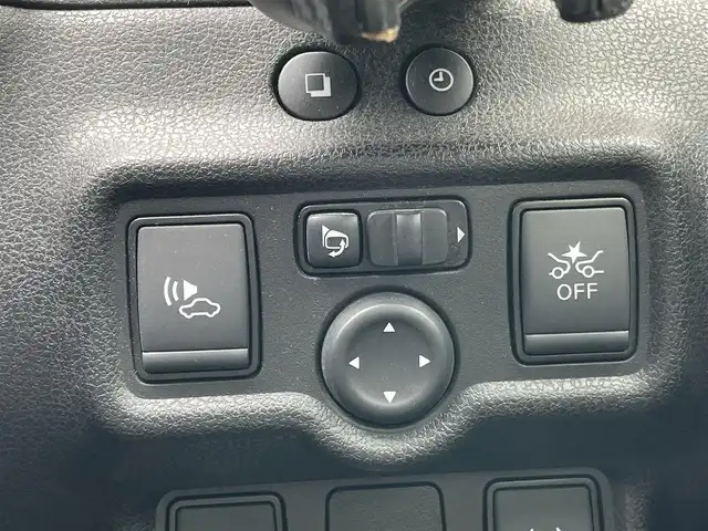 日産 ノート e－パワー ニスモ 岩手県 2017(平29)年 6.1万km スーパーブラック ワンオーナー/純正ナビ/AM/FM/CD/Bluetooth/フルセグTV/純正オーディオ/バックカメラ/アラウンドビューモニター/デジタルインナーミラー/ETC/衝突被害軽減ブレーキ/レーンキープアシスト/横滑り防止装置/オートライト/LED/HIDヘッドライト/フォグランプ/スマートキー/プッシュスタート/電動格納ミラー/純正15インチAW/純正フロアマット/純正ドアバイザー/保証書/取扱説明書