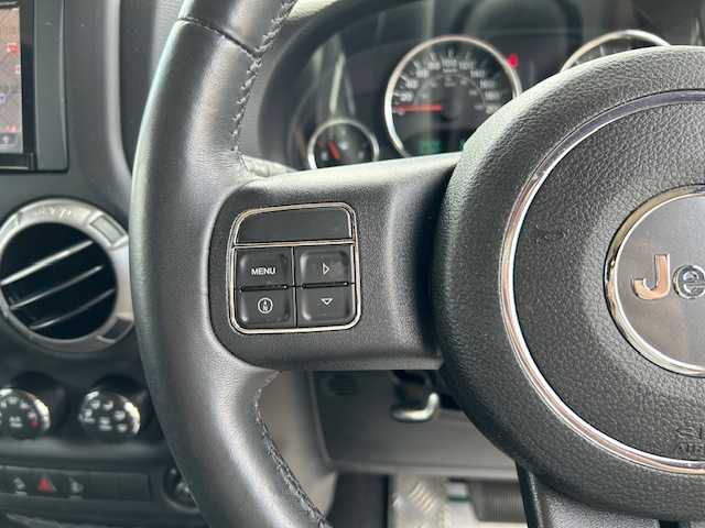 クライスラー・ジープ ジープ ラングラー マウンテン 道東・釧路十勝 2012(平24)年 7.1万km 黄 ４WD/社外SDナビ(AVIC-MRZ09)/CD/DVD/BT/フルセグTV/バックカメラ/左サイドカメラ/クルーズコントロール/革巻きステアリング/ミラーヒーター/ドアバイザー/ドライブレコーダー/ETC/キーレス