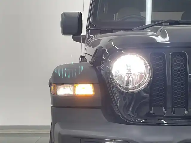 クライスラー・ジープ ジープ ラングラー アンリミテッド ブラック&タン 岡山県 2020(令2)年 5.5万km ブラック 100台限定/7インチタッチパネルモニター/アップルカープレイ/アンドロイドオート/リアパークアシスト/リアカメラ/フロント・サイドカメラ/プレミアムタンソフトトップ/アダプティブクルーズコントロール/タンファブリックシート/サイドステップ/純正17インチアルミ/マットブラックエンブレム/ヒーテッドドアミラー/ヒルスタートアシスト/アイドリングストップ/ETC/ドラレコ