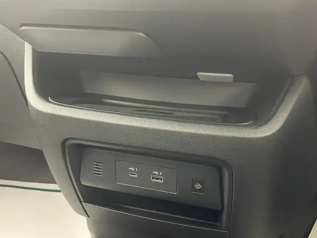 日産 セレナ e－パワー ハイウェイスター V 埼玉県 2025(令7)年 0.1千km ブリリアントホワイトパール プロパイロット　純正１２．３インチナビ　アラウンドビューモニター デジタルインナーミラー ブラインドスポットモニター 両側パワースライドドア 衝突軽減システム スペアキー 置くだけ充電 ETC