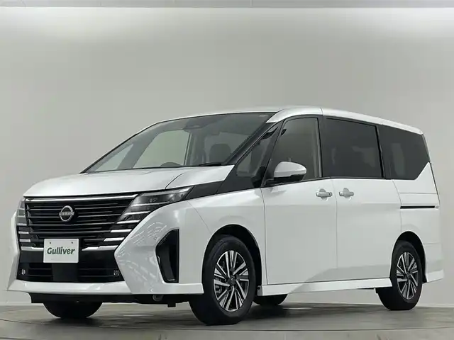 日産 セレナ e－パワー ハイウェイスター V 埼玉県 2025(令7)年 0.1千km ブリリアントホワイトパール プロパイロット　純正１２．３インチナビ　アラウンドビューモニター デジタルインナーミラー ブラインドスポットモニター 両側パワースライドドア 衝突軽減システム スペアキー 置くだけ充電 ETC