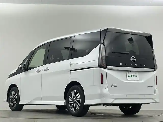 日産 セレナ e－パワー ハイウェイスター V 埼玉県 2025(令7)年 0.1千km ブリリアントホワイトパール プロパイロット　純正１２．３インチナビ　アラウンドビューモニター デジタルインナーミラー ブラインドスポットモニター 両側パワースライドドア 衝突軽減システム スペアキー 置くだけ充電 ETC