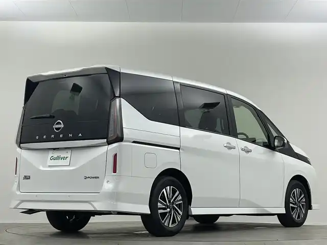 日産 セレナ e－パワー ハイウェイスター V 埼玉県 2025(令7)年 0.1千km ブリリアントホワイトパール プロパイロット　純正１２．３インチナビ　アラウンドビューモニター デジタルインナーミラー ブラインドスポットモニター 両側パワースライドドア 衝突軽減システム スペアキー 置くだけ充電 ETC