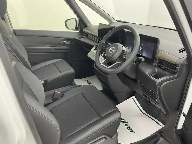 日産 セレナ e－パワー ハイウェイスター V 埼玉県 2025(令7)年 0.1千km ブリリアントホワイトパール プロパイロット　純正１２．３インチナビ　アラウンドビューモニター デジタルインナーミラー ブラインドスポットモニター 両側パワースライドドア 衝突軽減システム スペアキー 置くだけ充電 ETC