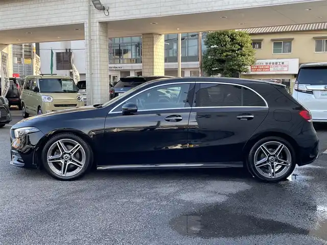 メルセデス・ベンツ Ｍ・ベンツ Ａ２００ｄ AMGライン 大分県 2021(令3)年 4.6万km コスモスブラック ハーフレザーシート/メーカーOPナビ 【フルセグ/BTオーディオ/USB】/バックカメラ/純正18インチアルミホイール/レーダークルーズコントロール/レーンキープアシスト/アクティブブレーキアシスト/道路標識アシスト/アテンションアシスト/ブラインドスポットモニター/レーンチェンジアシスト/電動パーキングブレーキ/クリアランスソナー/ドライブレコーダー/充電用CタイプUSBソケット/前席シートヒーター/前席パワーシート/LEDヘッドライト/リアフォグランプ/オートライト/ウインカーミラー/レザーステアリング/チルトステアリング/エンジンプッシュスタート/アイドリングストップ/リアプライバシーガラス/フロアマット/電動格納ミラー/サイド＆Wエアバッグ/ABS/スマートキー×2/保証書/車両取説