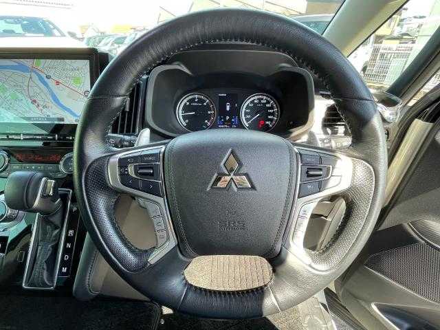 三菱 デリカＤ：５ P 岩手県 2019(令1)年 3.5万km ウォームホワイトパール 純正ナビ　フルセグＴＶ／ＣＤ／ＤＶＤ／Ｂｌｕｅｔｏｏｔｈ　/全方位カメラ　/ＸＴＲＥＭＥ－Ｊ　ＡＷ　/ＪＡＯＳマフラー＆マッドフラップ　/純正フリップダウンモニター　/リアウィンドー＆ミラー　ゴーストフィルム/autoflags　電動サイドステップ/グリル塗装/LADDER FRAME　バグガード/バックドア　スカッフプロテクター/純正エンジンスターター/BSM/スタッドレスタイヤ/両側パワースライド/前席シートヒーター/レーダークルーズコントロール