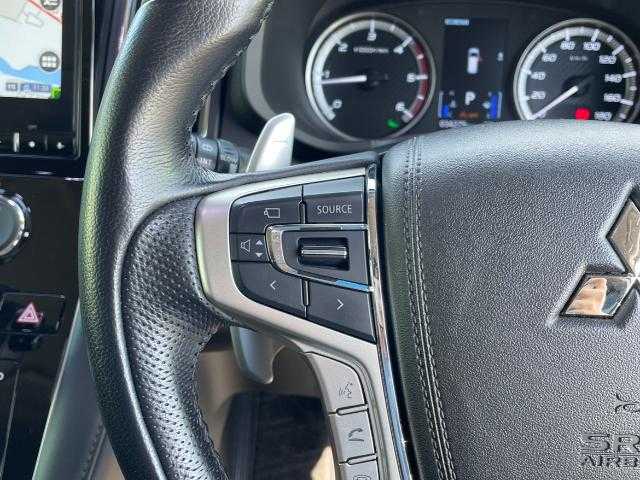 三菱 デリカＤ：５ P 岩手県 2019(令1)年 3.5万km ウォームホワイトパール 純正ナビ　フルセグＴＶ／ＣＤ／ＤＶＤ／Ｂｌｕｅｔｏｏｔｈ　/全方位カメラ　/ＸＴＲＥＭＥ－Ｊ　ＡＷ　/ＪＡＯＳマフラー＆マッドフラップ　/純正フリップダウンモニター　/リアウィンドー＆ミラー　ゴーストフィルム/autoflags　電動サイドステップ/グリル塗装/LADDER FRAME　バグガード/バックドア　スカッフプロテクター/純正エンジンスターター/BSM/スタッドレスタイヤ/両側パワースライド/前席シートヒーター/レーダークルーズコントロール