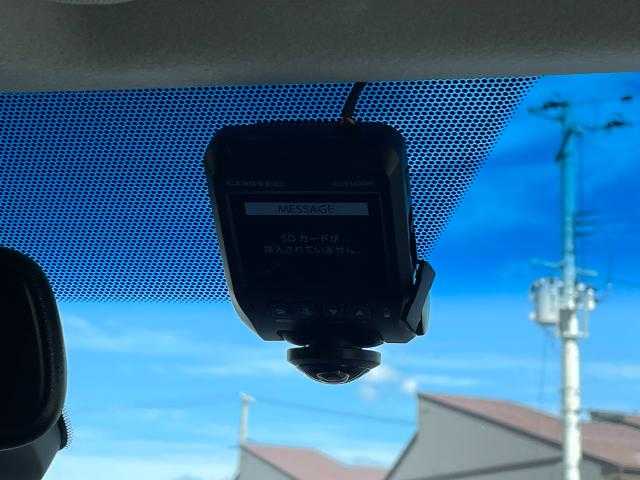 三菱 デリカＤ：５ P 岩手県 2019(令1)年 3.5万km ウォームホワイトパール 純正ナビ　フルセグＴＶ／ＣＤ／ＤＶＤ／Ｂｌｕｅｔｏｏｔｈ　/全方位カメラ　/ＸＴＲＥＭＥ－Ｊ　ＡＷ　/ＪＡＯＳマフラー＆マッドフラップ　/純正フリップダウンモニター　/リアウィンドー＆ミラー　ゴーストフィルム/autoflags　電動サイドステップ/グリル塗装/LADDER FRAME　バグガード/バックドア　スカッフプロテクター/純正エンジンスターター/BSM/スタッドレスタイヤ/両側パワースライド/前席シートヒーター/レーダークルーズコントロール