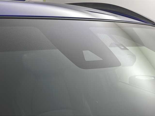 トヨタ カローラ クロス ハイブリッド Z 栃木県 2021(令3)年 2万km ダークブルーマイカM ９型純正ディスプレイオーディオ/　　ナビ/Bluetooth/AM/FM/フルセグTV/バックカメラ/ビルトインETC/トヨタセーフティセンス/・プリクラッシュセーフティ/・レーントレーシングアシスト/・レーンディパーチャーアラート/・ロードサインアシスト/・レーダークルーズコントロール/・オートマチックハイビーム/・先行車発進アラーム/パーキングサポートブレーキ/ブラインド・スポット・モニター/リア・クロス・トラフィック・アラート/純正ドライブレコーダー/パワーバックドア/ハーフレザーシート/運転席パワーシート/前席シートヒーター/純正１８インチAW/純正ドアバイザー/オートライト/LEDヘッドライト/LEDフォグ/電子パーキング/ブレーキホールド/プッシュスタート/スマートキー/スペア１本