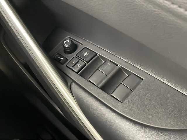 トヨタ カローラ クロス ハイブリッド Z 栃木県 2021(令3)年 2万km ダークブルーマイカM ９型純正ディスプレイオーディオ/　　ナビ/Bluetooth/AM/FM/フルセグTV/バックカメラ/ビルトインETC/トヨタセーフティセンス/・プリクラッシュセーフティ/・レーントレーシングアシスト/・レーンディパーチャーアラート/・ロードサインアシスト/・レーダークルーズコントロール/・オートマチックハイビーム/・先行車発進アラーム/パーキングサポートブレーキ/ブラインド・スポット・モニター/リア・クロス・トラフィック・アラート/純正ドライブレコーダー/パワーバックドア/ハーフレザーシート/運転席パワーシート/前席シートヒーター/純正１８インチAW/純正ドアバイザー/オートライト/LEDヘッドライト/LEDフォグ/電子パーキング/ブレーキホールド/プッシュスタート/スマートキー/スペア１本