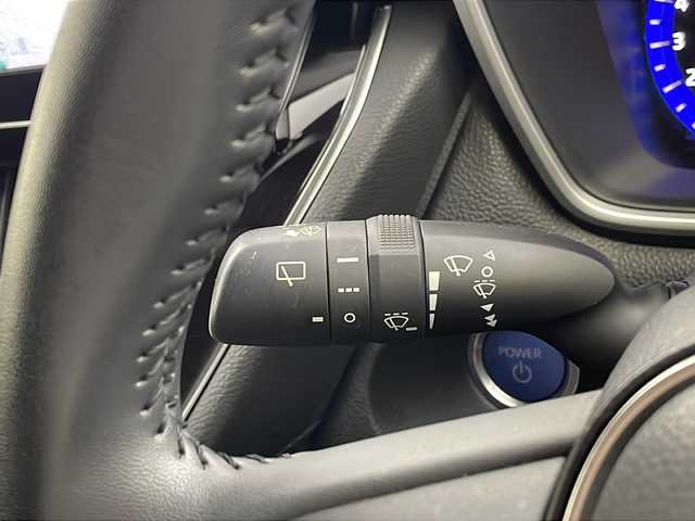 トヨタ カローラ クロス ハイブリッド Z 栃木県 2021(令3)年 2万km ダークブルーマイカM ９型純正ディスプレイオーディオ/　　ナビ/Bluetooth/AM/FM/フルセグTV/バックカメラ/ビルトインETC/トヨタセーフティセンス/・プリクラッシュセーフティ/・レーントレーシングアシスト/・レーンディパーチャーアラート/・ロードサインアシスト/・レーダークルーズコントロール/・オートマチックハイビーム/・先行車発進アラーム/パーキングサポートブレーキ/ブラインド・スポット・モニター/リア・クロス・トラフィック・アラート/純正ドライブレコーダー/パワーバックドア/ハーフレザーシート/運転席パワーシート/前席シートヒーター/純正１８インチAW/純正ドアバイザー/オートライト/LEDヘッドライト/LEDフォグ/電子パーキング/ブレーキホールド/プッシュスタート/スマートキー/スペア１本